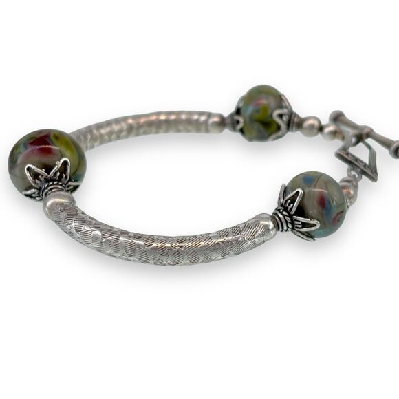 Textured Curve Tube Green Glass Bead Toggle Bracelet | Sterling Silver | 7" - Picture 5 of 7